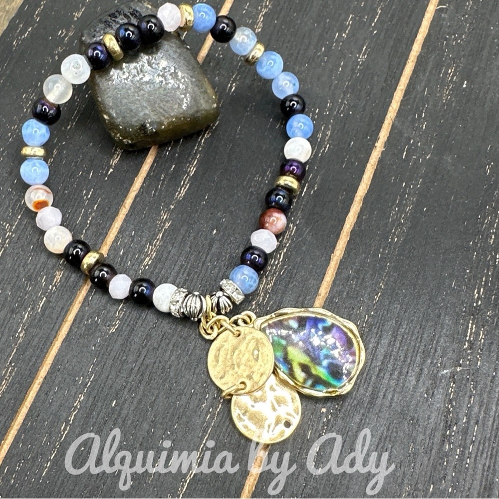 Aquamarine and maxi charms bohemian bracelet